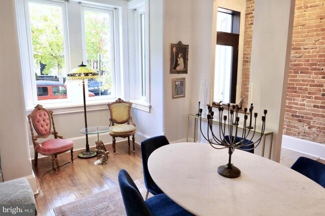 Photo - 815 11th St NE