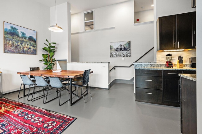 Photo - 160 E Berkeley St Unit SI ID1343273P