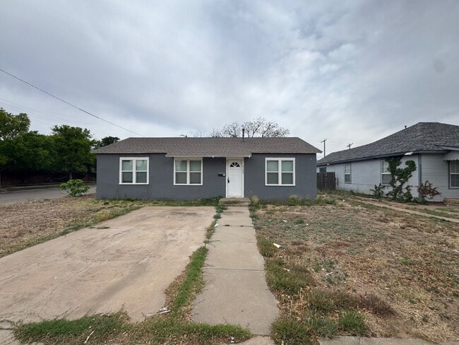 Building Photo - Beautiful 2 bedroom Home Near 19th & Quaker!