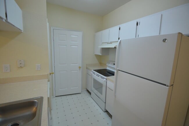 Photo - TEMPLE TERRACE: Second floor unit $1450 month. Gated Community! Convenient to USF Unit 204