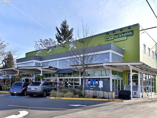 Building Photo - 6430 N Maryland Ave