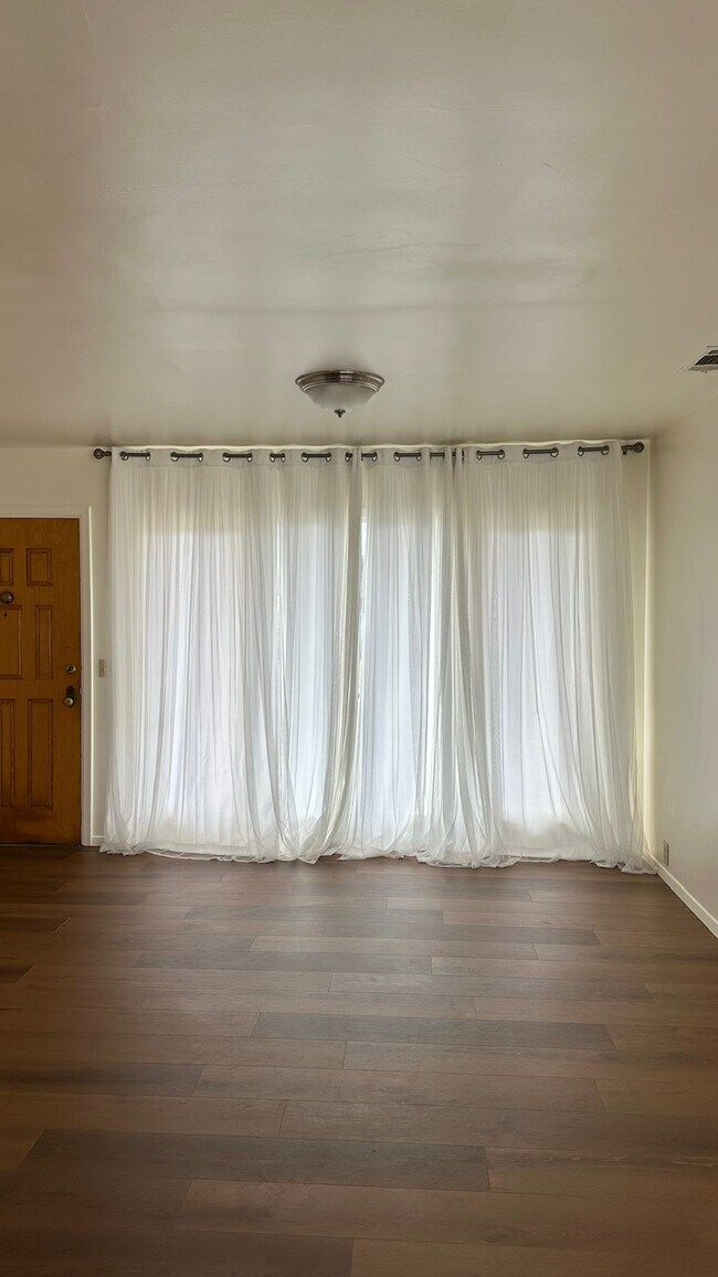 Photo - 3511 Albee St