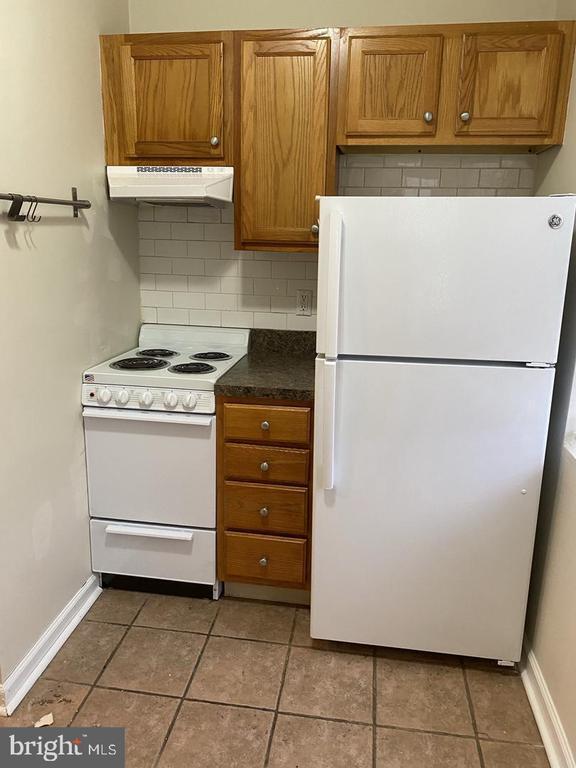 Photo - 460 Moyer St