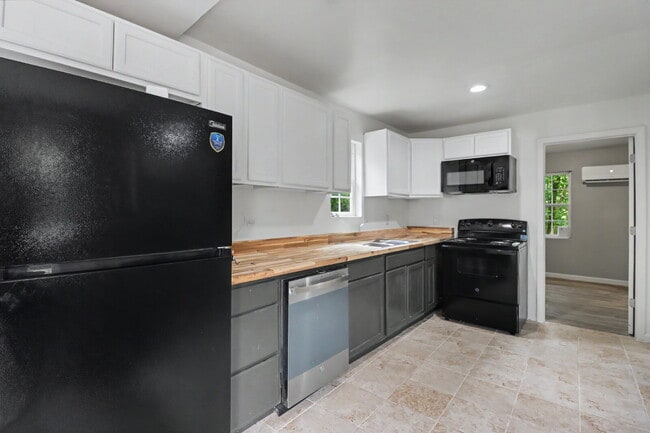 Photo - 1 bedroom for rent! Unit #3