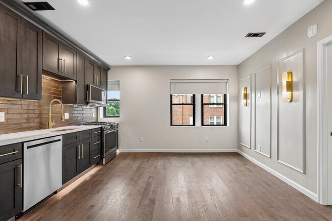 Building Photo - 5-9 Del-Lin Drive