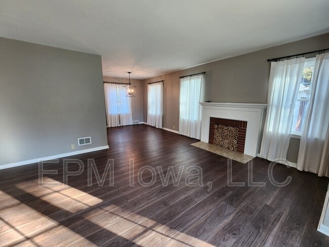 Photo - 137 Pauline Pl