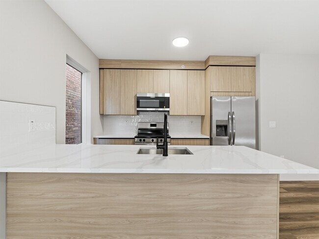 Photo - 304 61st St Unidad 3B