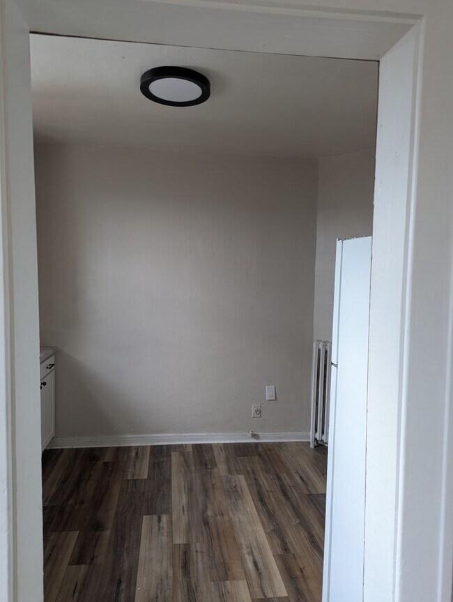 Photo - 531 Halsey Ave Unit 2