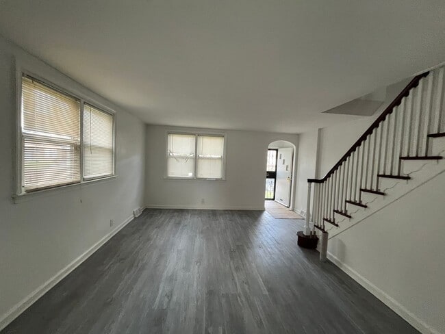 Photo - 7129 Large St