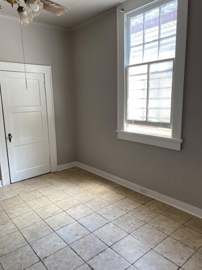 Photo - 922 N Roman St