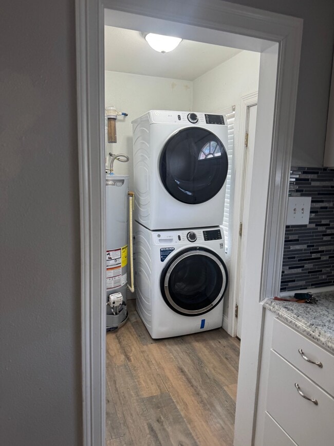 Photo - 608 W Fox St