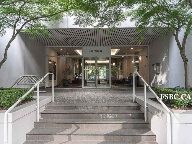 Building Photo - 431 Pacific St