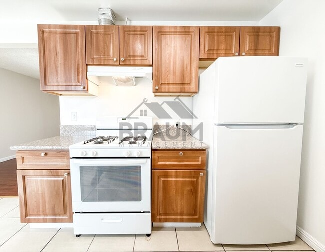 Photo - 19401 Haynes St Unit 4