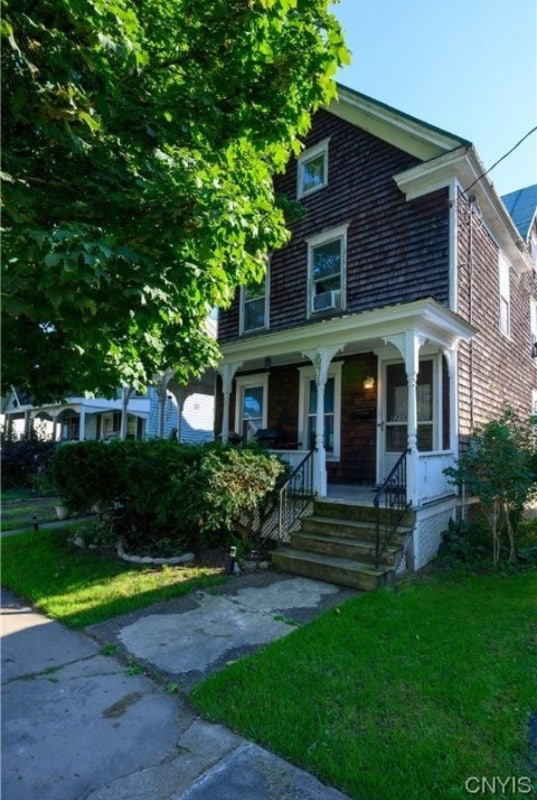 Building Photo - 621 William St