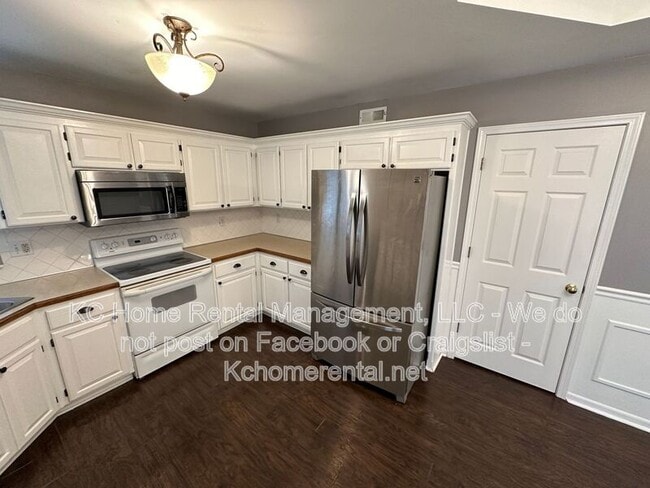 Photo - 625 NW Rosaceae Dr