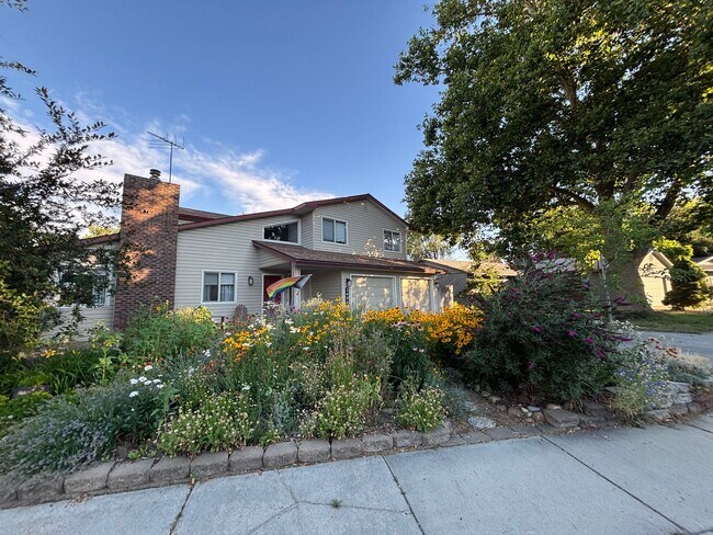 3491 W Forsythia Dr