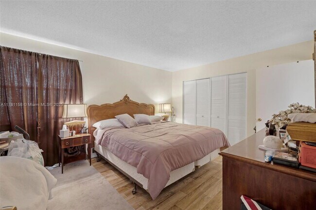 Photo - 800 Independence Dr