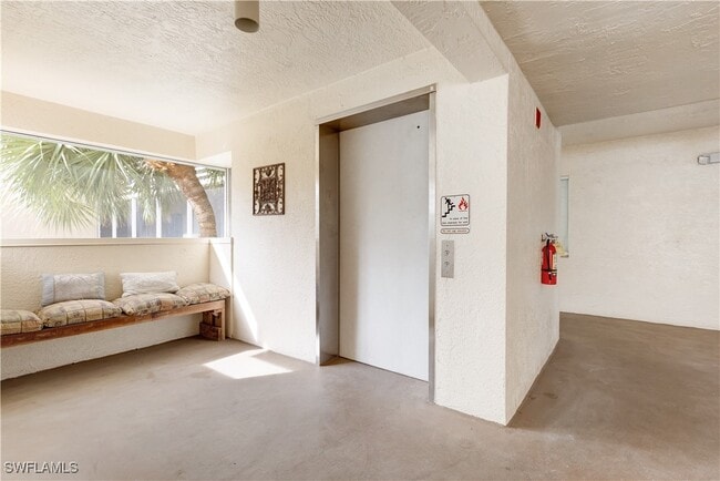Building Photo - 15171 Cedarwood Ln Unit 3204