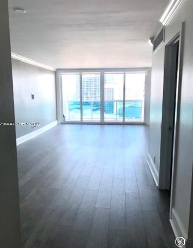 Building Photo - 6770 Indian Creek Dr Unit PH S Rental