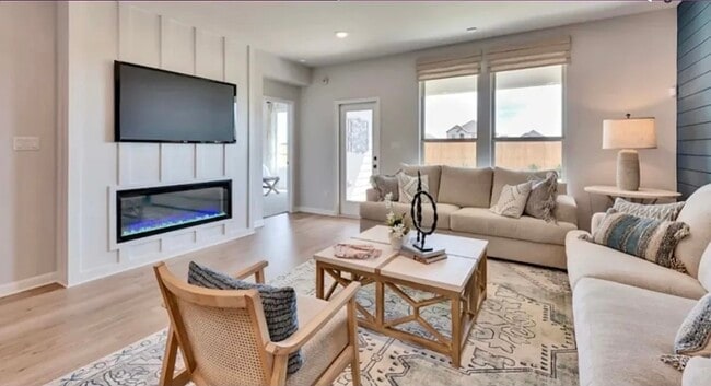 Photo - 221 Line of Fire Way