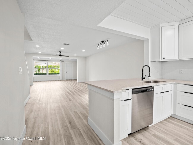 Photo - 290 Paradise Blvd