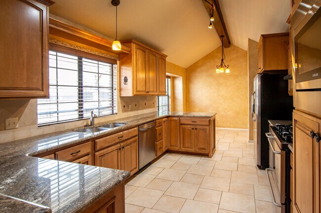 Photo - Spacious 4-Bedroom / 2-Bathroom Home with Modern Amenities in Edmond!