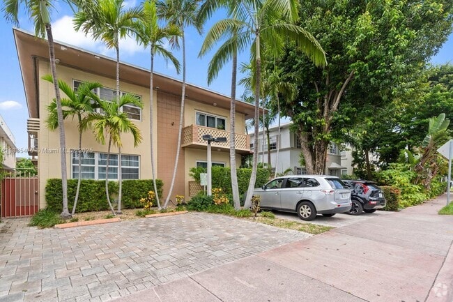 Building Photo - 1228 Pennsylvania Ave Unit 11 Rental