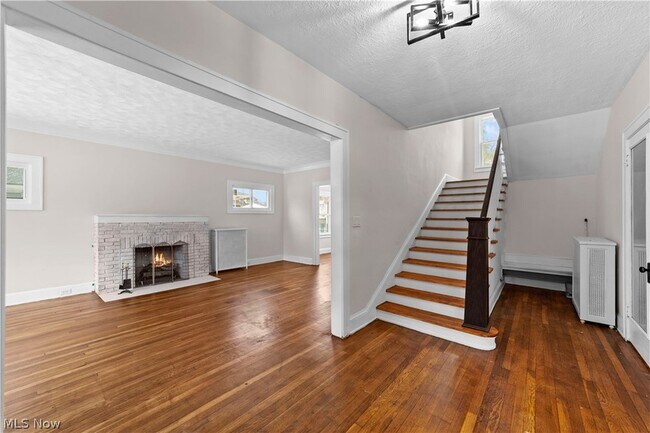 Photo - 867 East Blvd