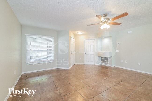 Photo - 945 Kenbar St