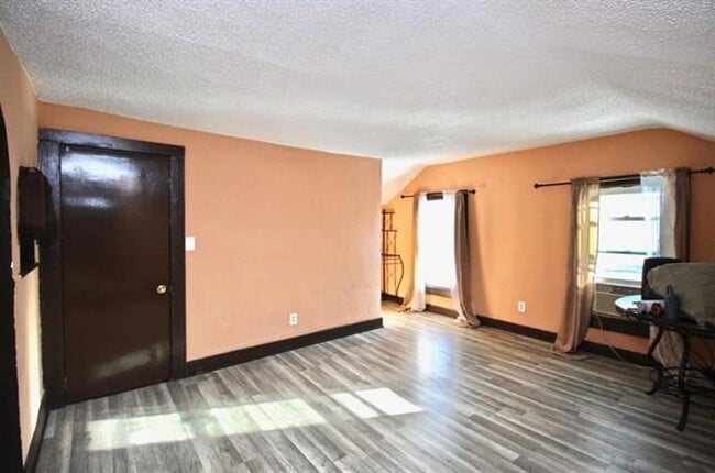 Photo - 352-354 W Racine Unidad 1