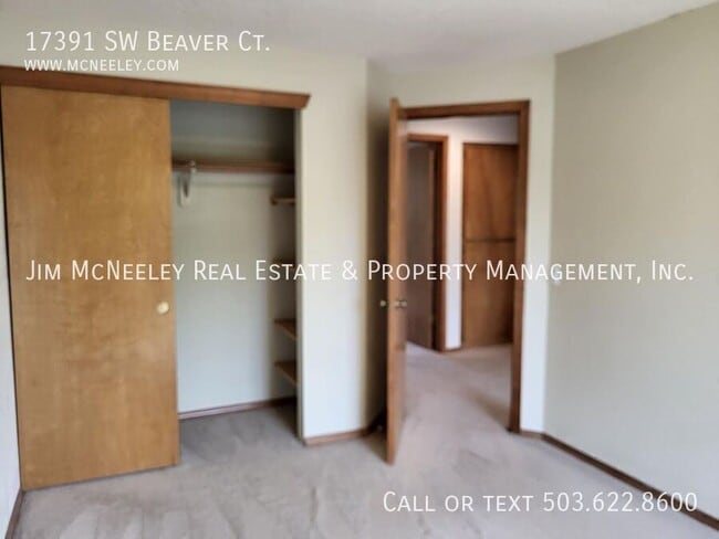 Photo - 17391 SW Beaver Ct
