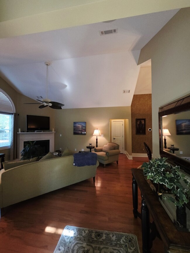 Photo - 144 Edgewood Ct