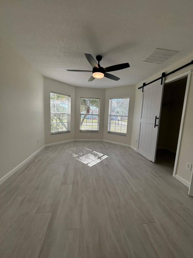 Photo - 2109 SE Trillo St