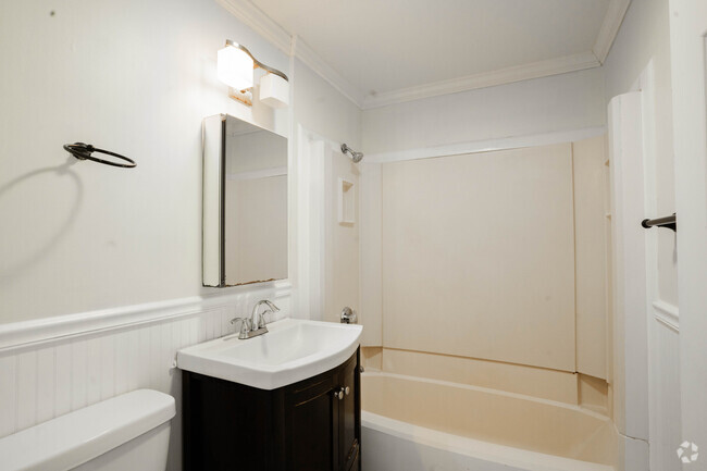 Building Photo - 169 Tremont St Unit #1 Rental