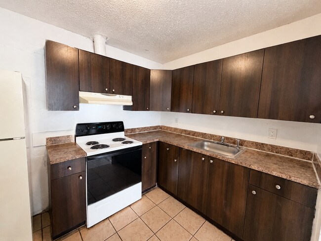 Photo - 530 NW 35th St Unidad 4