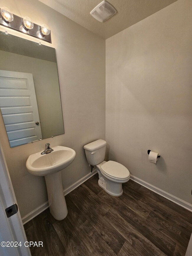 Photo - 504 Albert Meadow Ln