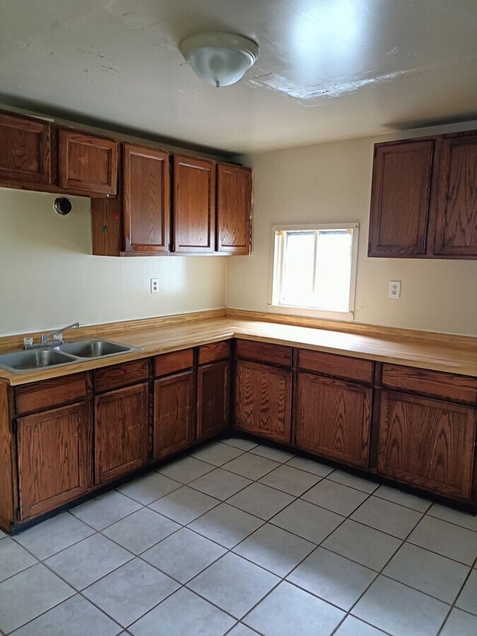 3 bedroom single family home - 3 bedroom single family home