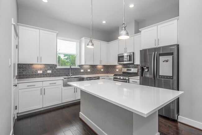 Photo - 756 W Donovan St