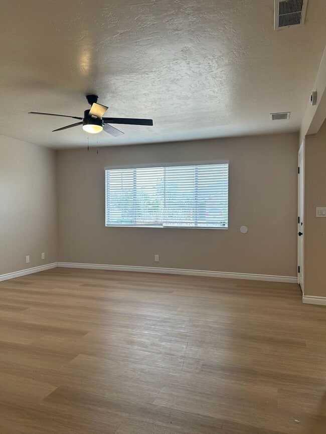 Photo - Please call Vaughn Realty, 760-446-6561 to set up an appointment.