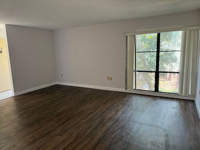 Spacious 1,226 SF Unit - 2 bd / 2 ba near ... - Spacious 1,226 SF Condo Unit - 2 bd / 2 ba near ...