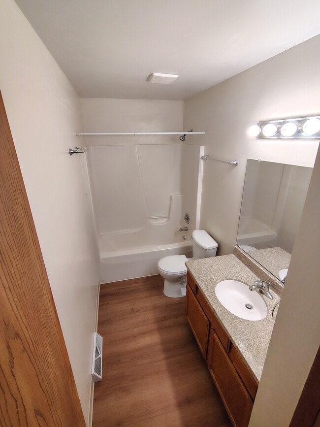 Photo - 2217 Hermon Ave