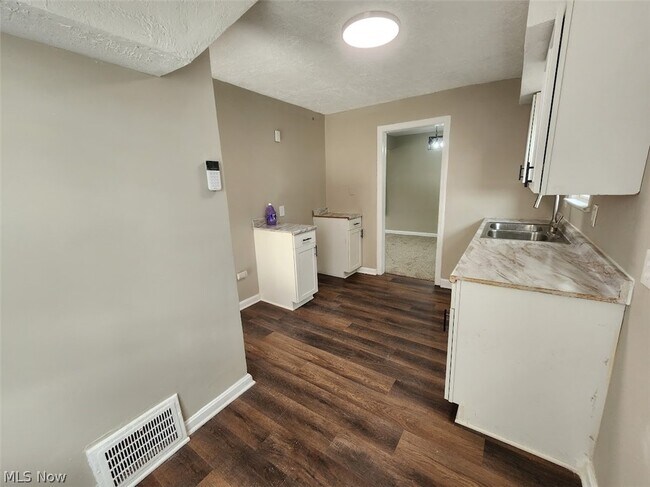 Photo - 16401 Judson Dr