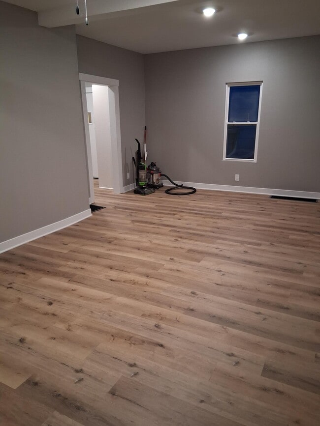 Dinning area - 1714 E Walnut St