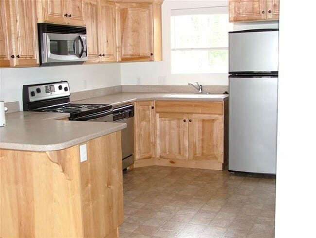 Photo - Room in 3 bed 2.5  bath townhome. Unidad A