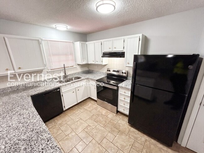 Photo - 15686 Ninety-Third Ave