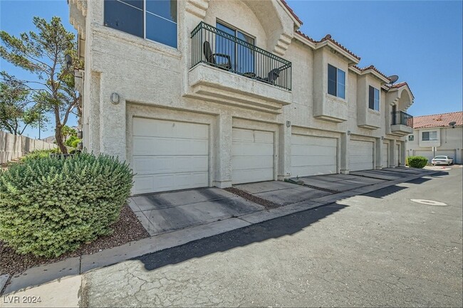 Photo - 6201 E Lake Mead Blvd Condominio Unidad 112