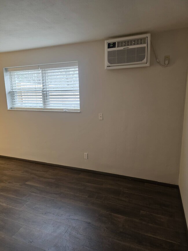 Large living room window - 212 N 44th St Unit #5 The Danielle