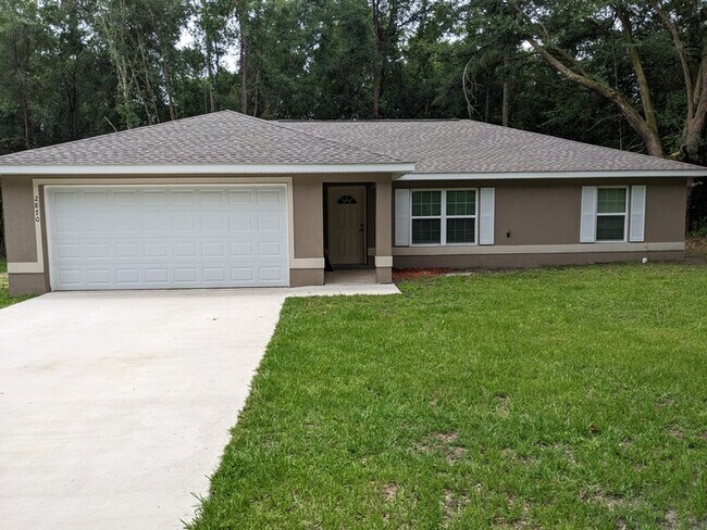 Almost New 3/2/2 garage - Almost New 3/2/2 garage