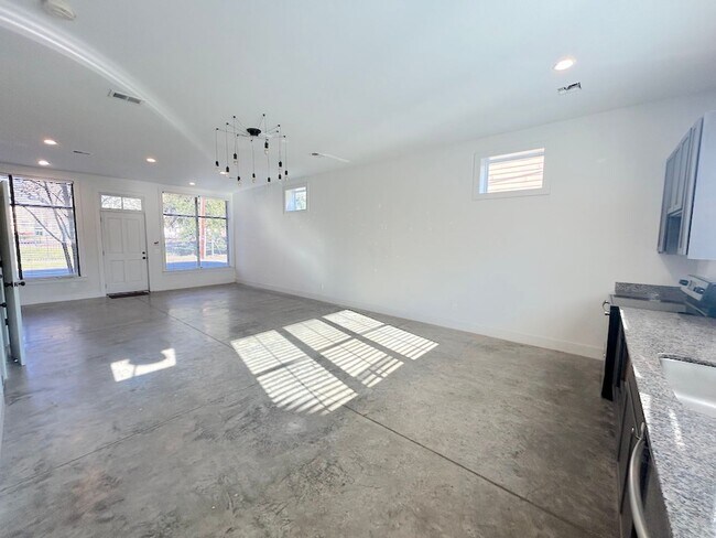 Photo - DIXON PARK | 2 BEDROOM | 2.5 BATH