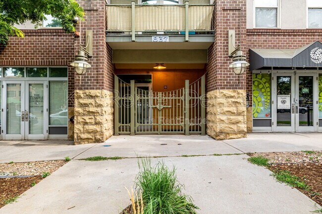 Building Photo - 837 E 17th Ave Unit 2k